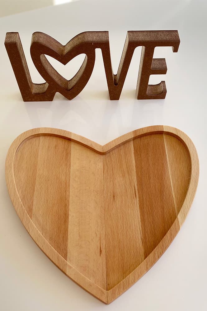 Činija za posluživanje od bukve u obliku srca