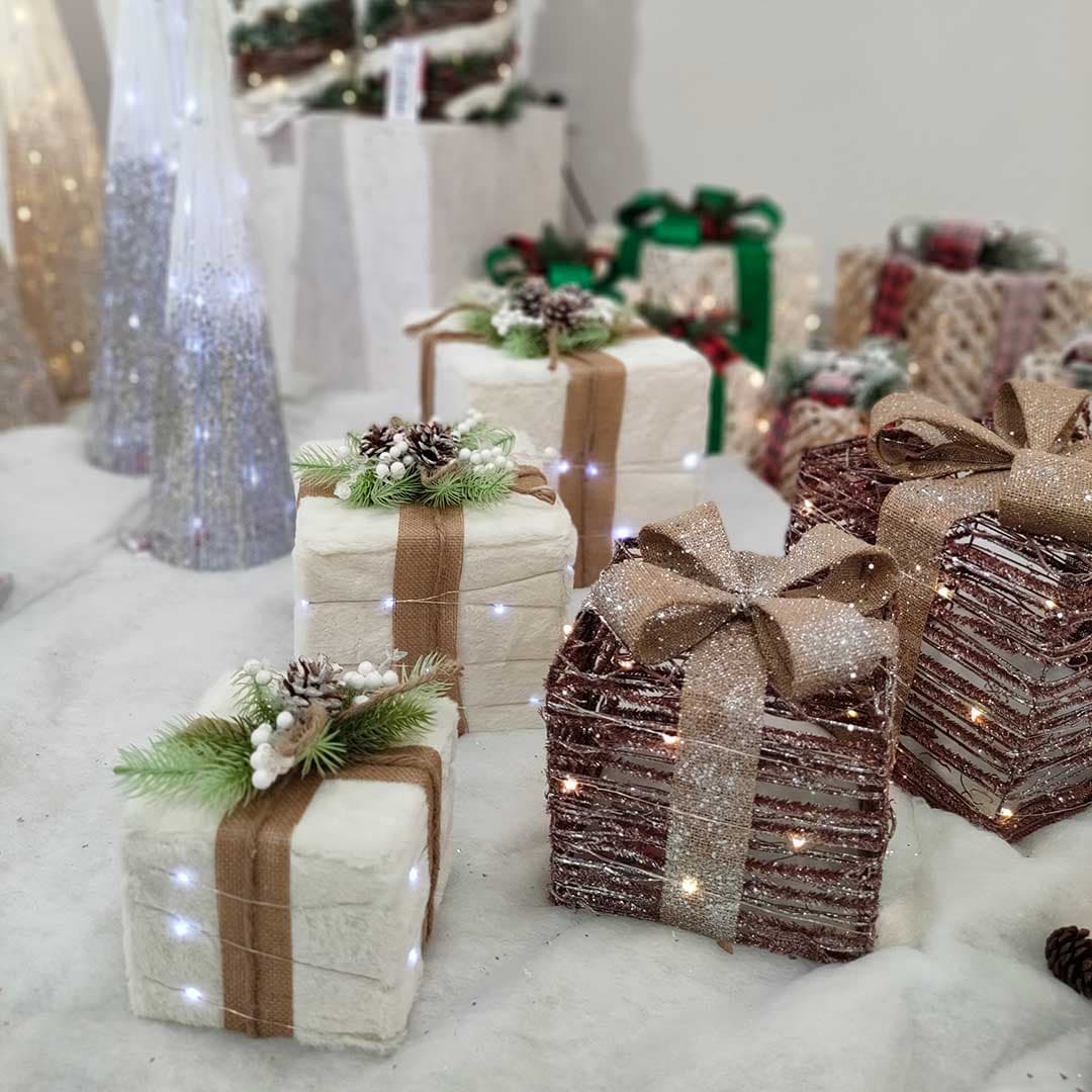 LED Poklon Kutije Glossy Bele Sa Braon Trakom