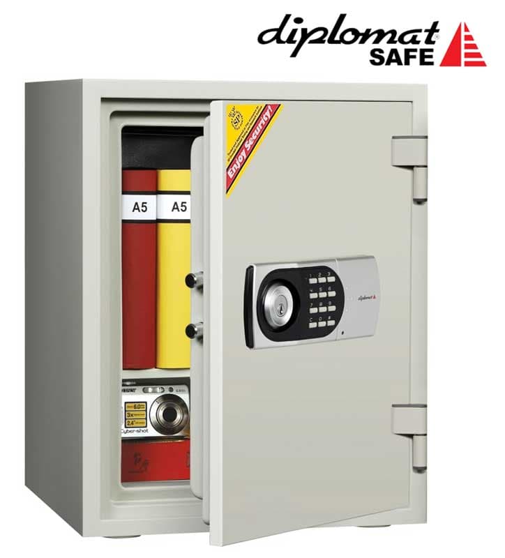 Diplomat 530 Vatrootporni sef sa elektronskom i cilindar bravom