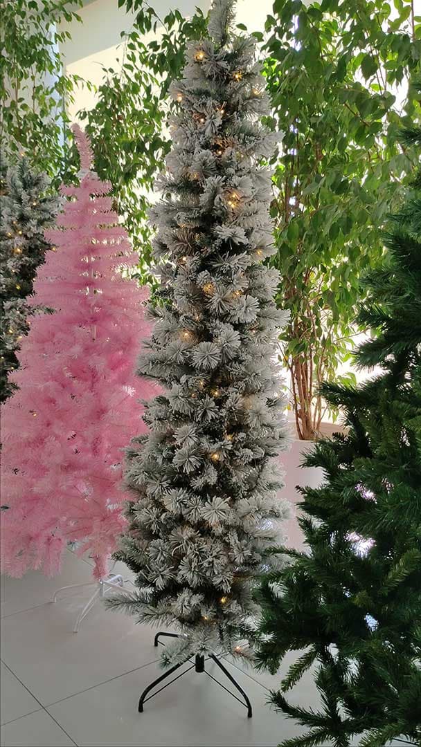 Bela, Tanka Jelka Ukrašena LED Sijalicama - Norway Slim 210 cm