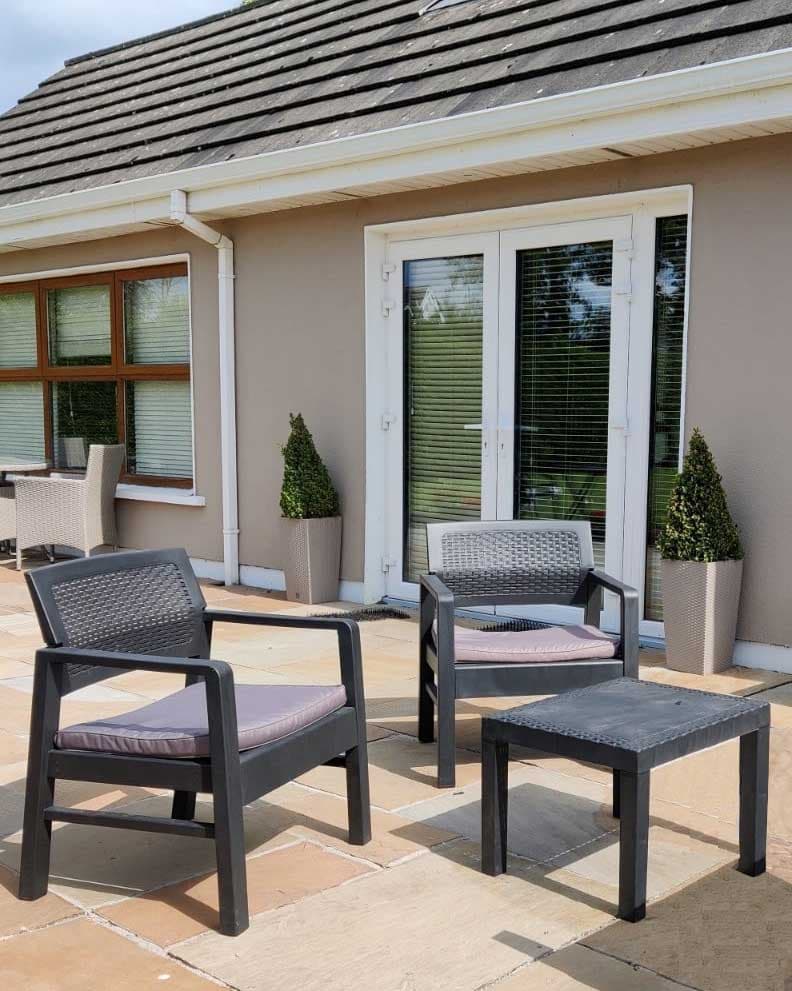 Garnitura Za Terasu Kraka - 2 Fotelje sa jastucima i Sto