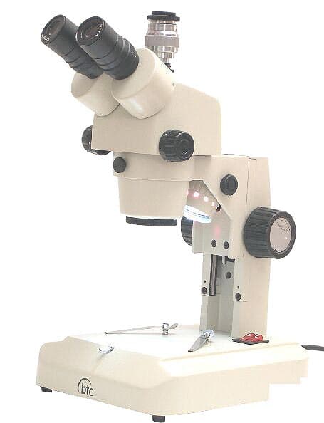Profesionalni trinokularni mikroskop STM-6