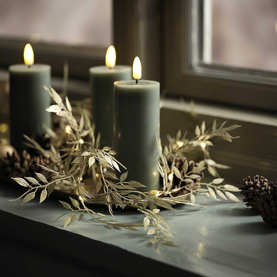 Set za dekoraciju Tri LED sveće na baterije sa lampicama u obliku grane