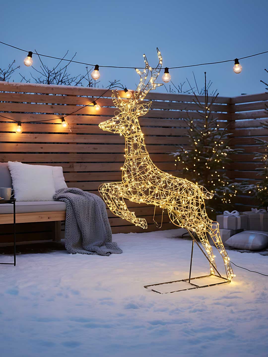 Sklopivi Irvas Na Postolju Sa 440 LED sijalica toplo bele boje