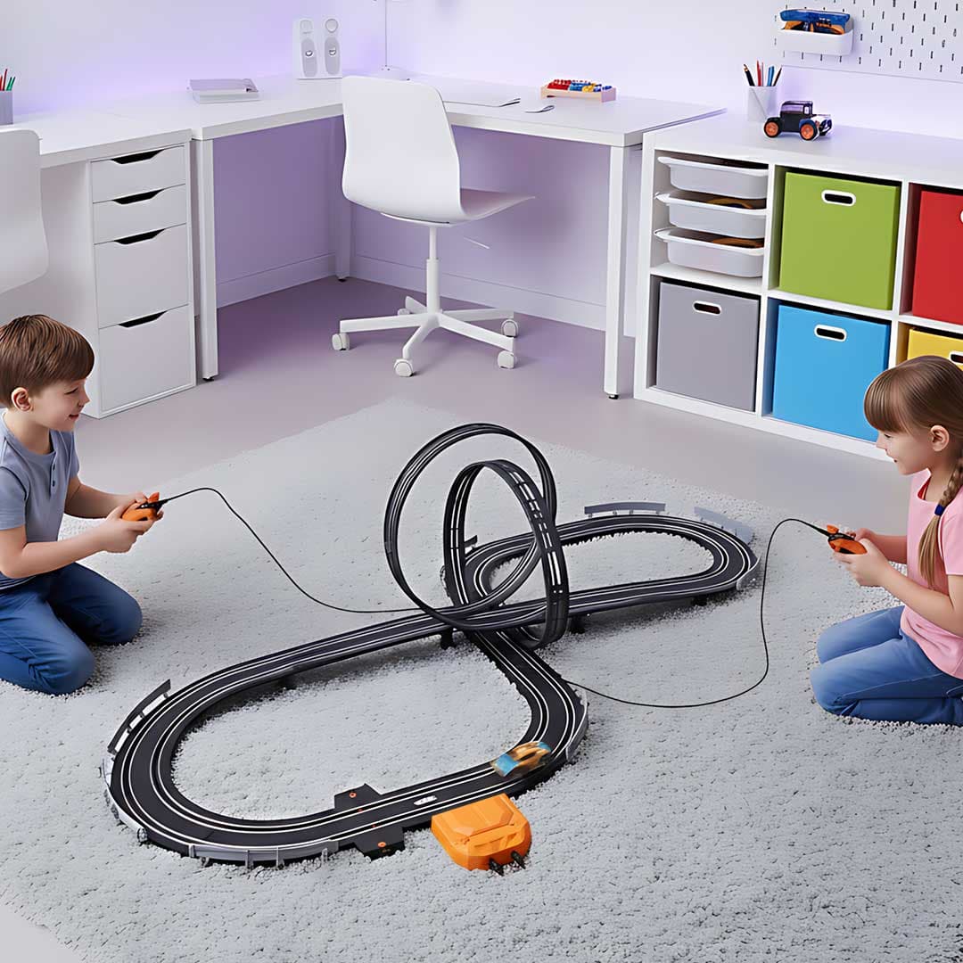 Trkačka Staza dužine 558 cm sa automobilčićima i daljinskim upravljačem