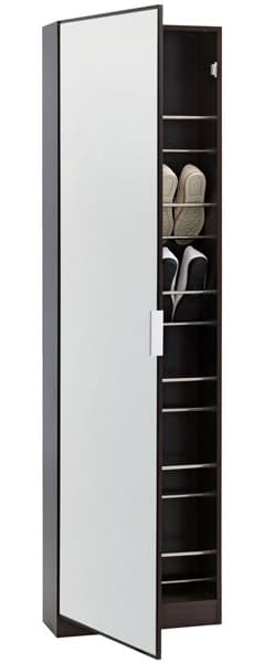 Cipelar Buck sa ogledalom