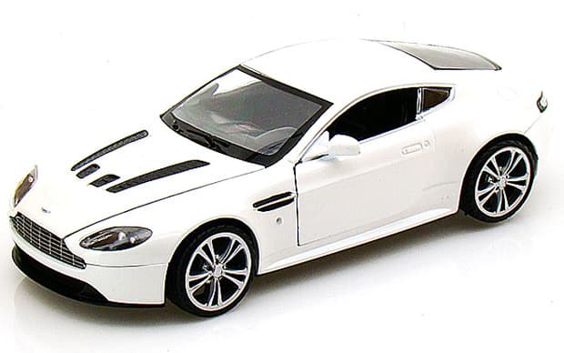 Autić 1:24 MotorMax Aston Martin V12 Vantage 225435-21