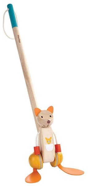 Plan Toys Drvena igračka guralica Razigrani kengur 5700