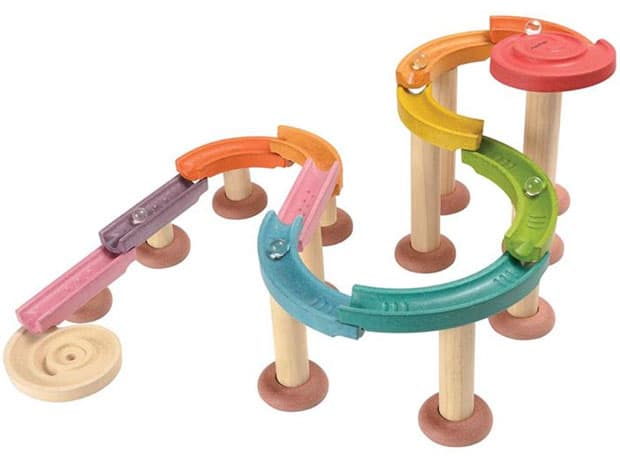 Plan Toys drveni kreativni set Trka klikera 5643