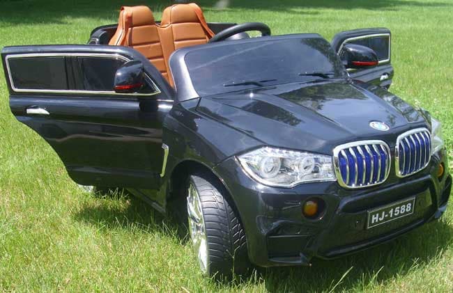 Automobil na akumulator 1588 crni