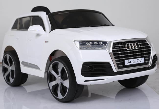 Dečiji automobil na akumulator A-Q7 213 beli