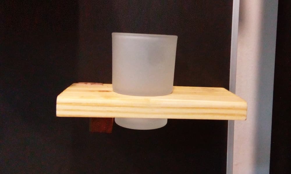 Čaša za četkice u tikovini