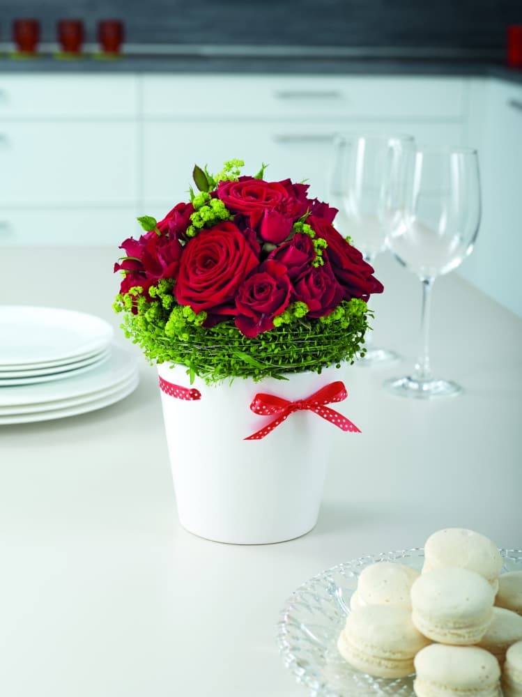 Soendgen keramička saksija Pretty 14cm sa crvenom mašnom