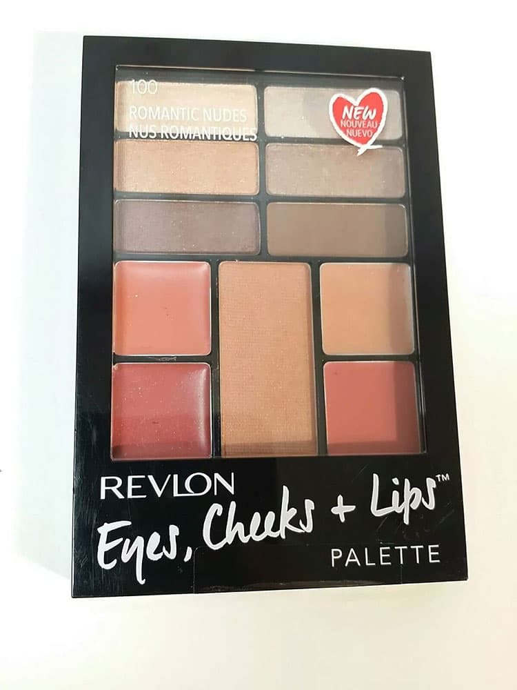 Revlon paleta šminke oči, usne i obrazi Romantic Nude 100