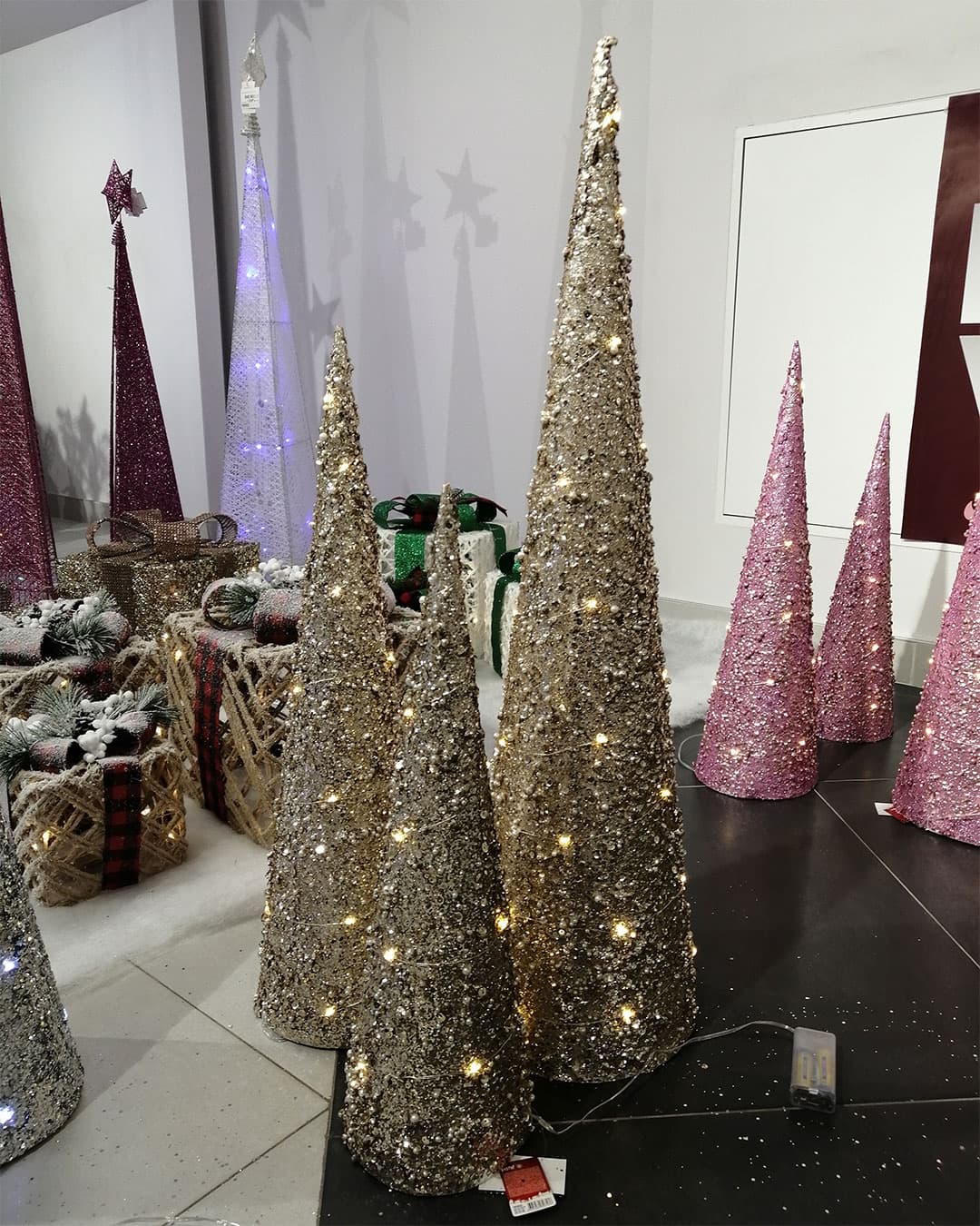 LED Svetleća Kupa Pearl Cone Visina 50 cm Zlatna