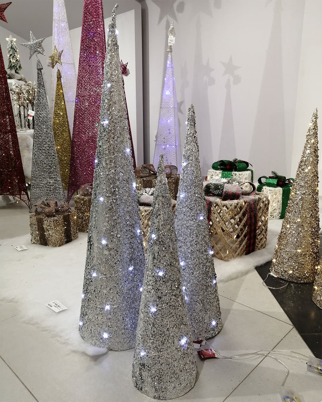 LED Svetleća Kupa Pearl Cone Visina 50 cm Srebrna