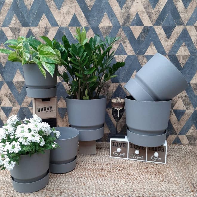 Tara mali komplet 6 saksija u mermerno sivoj boji