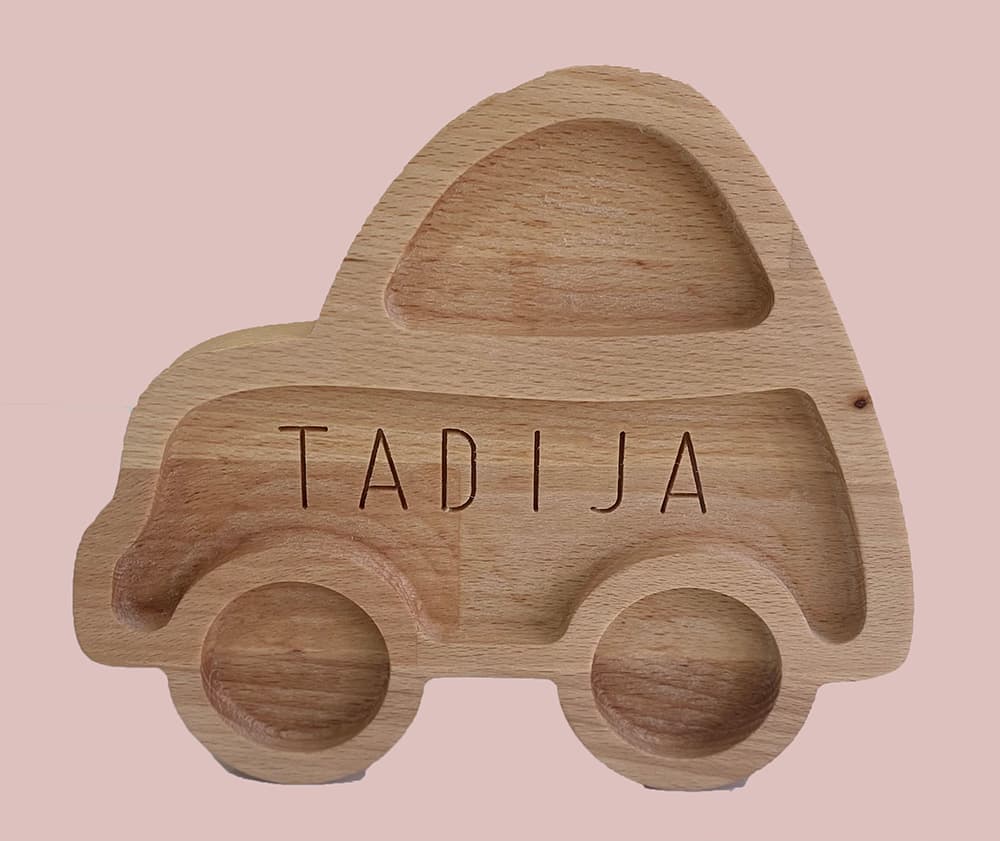 Činija od drveta bukve u obliku auta