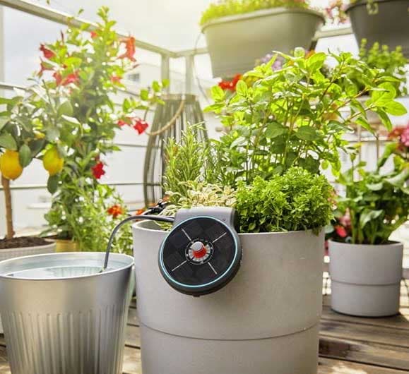 Solarni sistem za zalivanje do 20 saksija sa biljkama Gardena AquaBloom