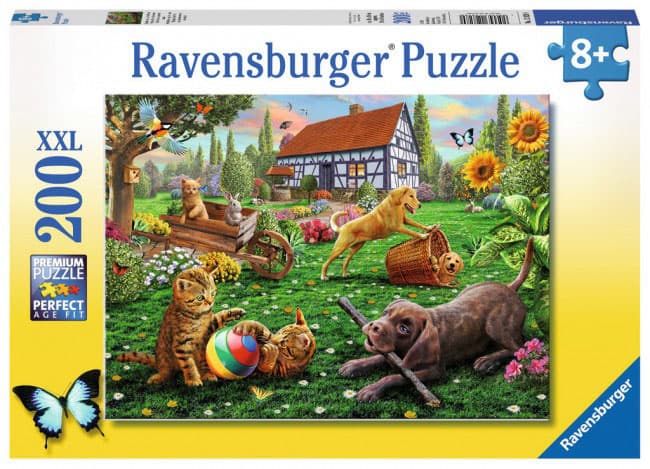 Ravensburger puzzle XXL - Životinje - Playing in the Yard 200 delova RA12828