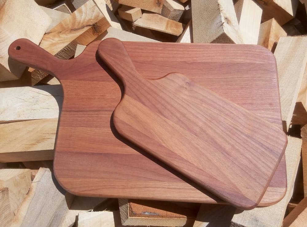 Kuhinjska daska sa ručkom 450 x 250 x 15 mm od drveta oraha
